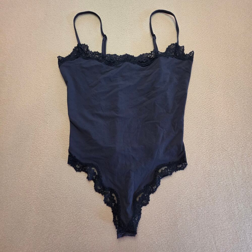 SKIMS Fits Everybody Lace Cami Thong Bodysuit Onyx Black Sz Large NWT